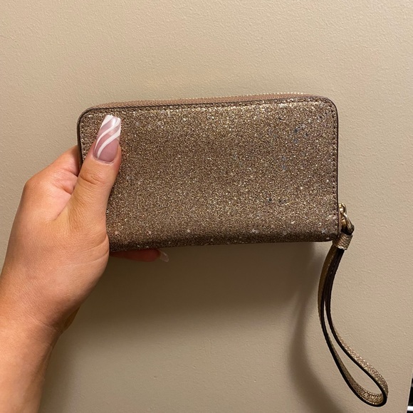 Coach wristlet - Picture 2 of 3